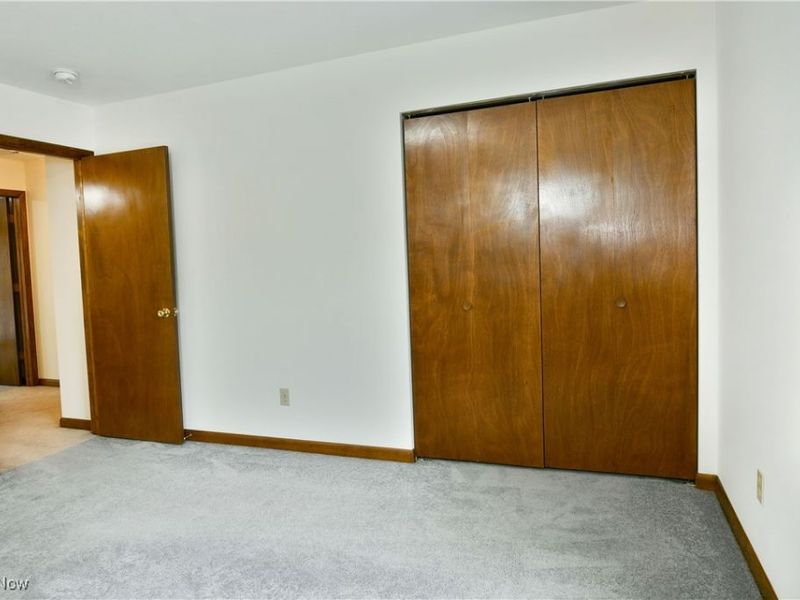 723 Lakeview Drive, Cortland, OH 44410 Photo 19