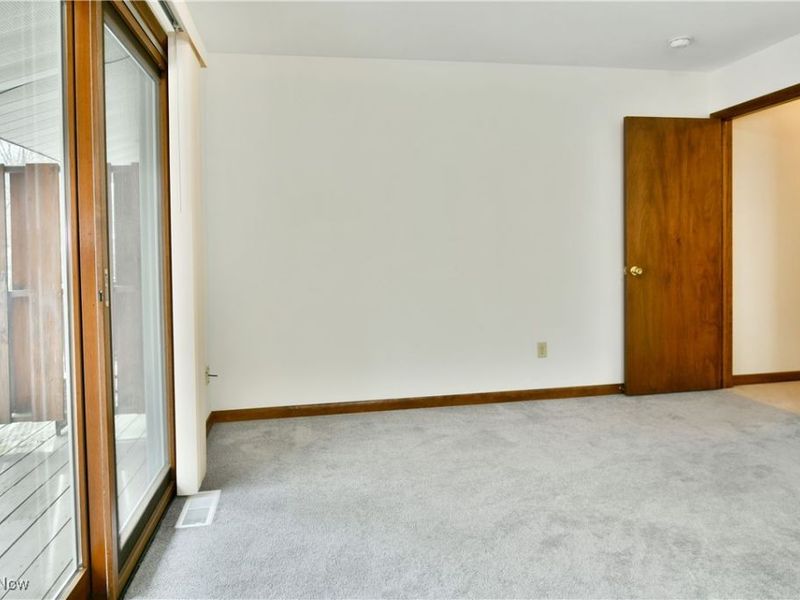 723 Lakeview Drive, Cortland, OH 44410 Photo 27