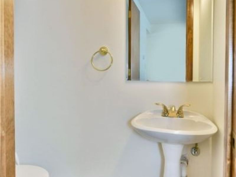 723 Lakeview Drive, Cortland, OH 44410 Photo 6