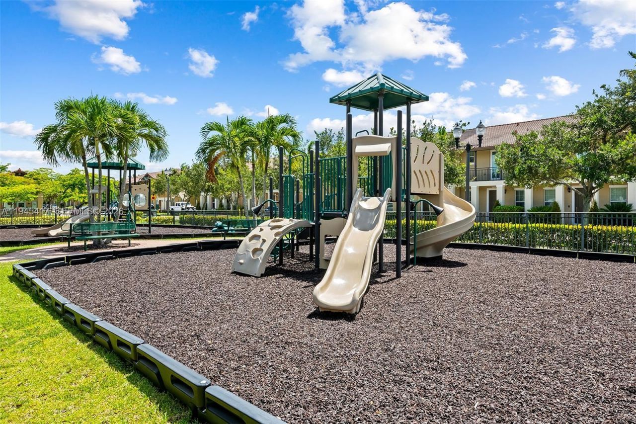 14762 SW 12th St, Pembroke Pines, FL 33027 Photo