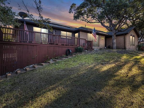 837 White Oak Drive, Woodway, TX 76712