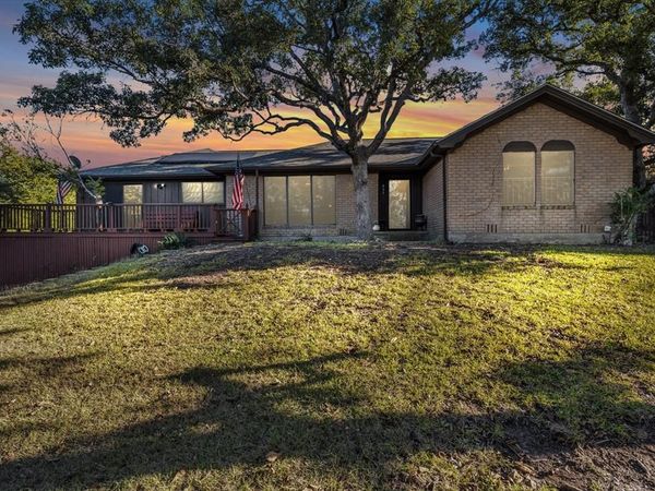 837 White Oak Drive, Woodway, TX 76712