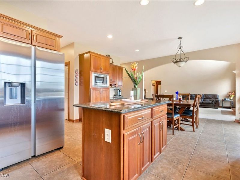 8487 Sandbridge Street NW, Massillon, OH 44646 Photo 13