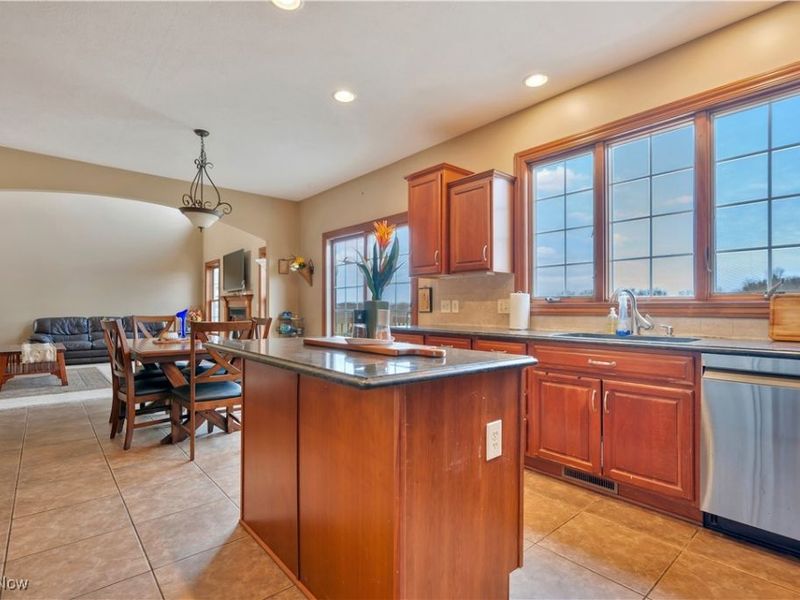 8487 Sandbridge Street NW, Massillon, OH 44646 Photo 17