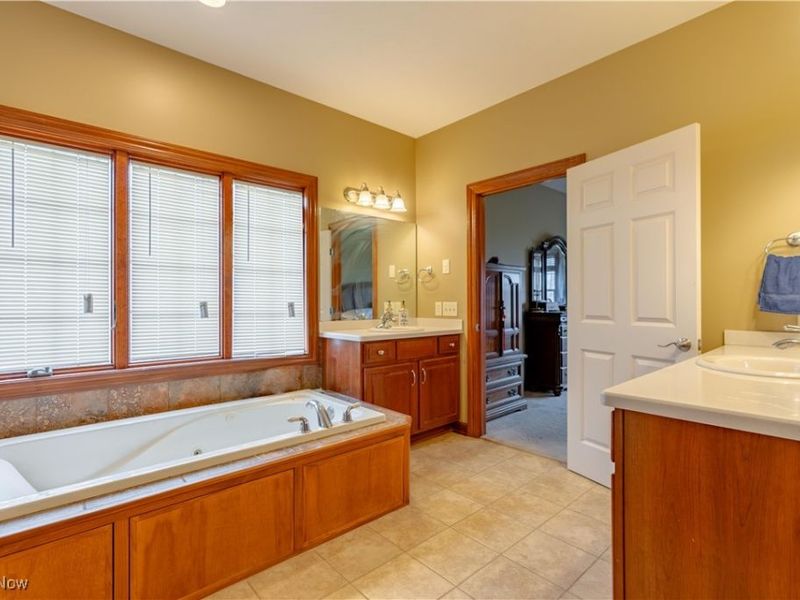 8487 Sandbridge Street NW, Massillon, OH 44646 Photo 21