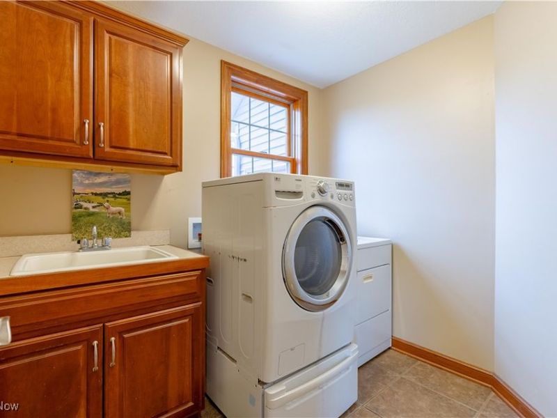 8487 Sandbridge Street NW, Massillon, OH 44646 Photo 24