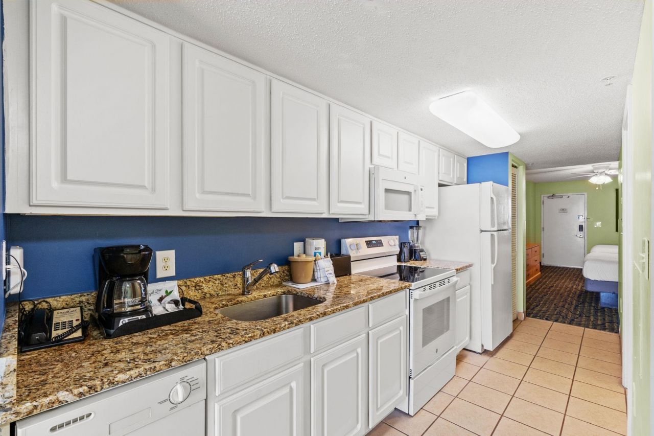 2201 S Ocean Blvd. Photo 10