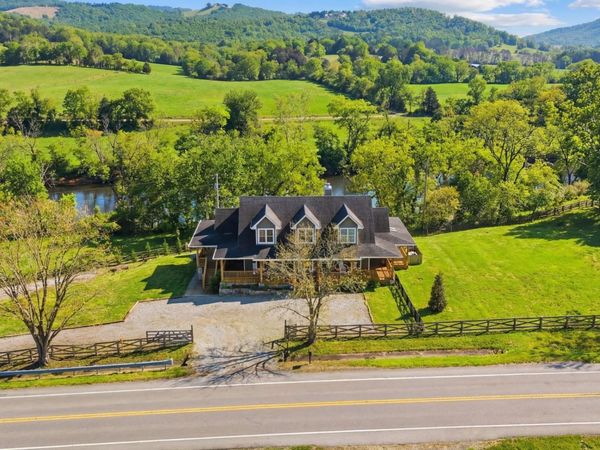 126 Trousdale Ferry Pike, Gordonsville, TN 38563