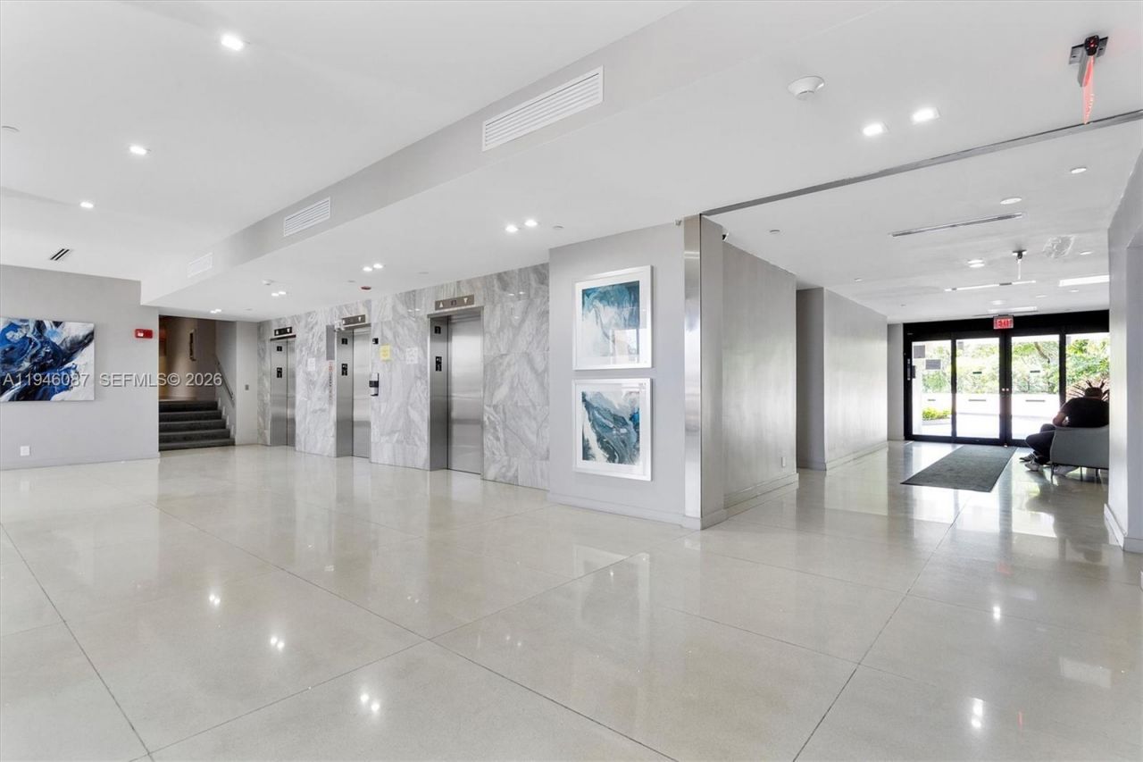 20379 W Country Club Dr , Unit 1933, Aventura, FL 33180 Photo