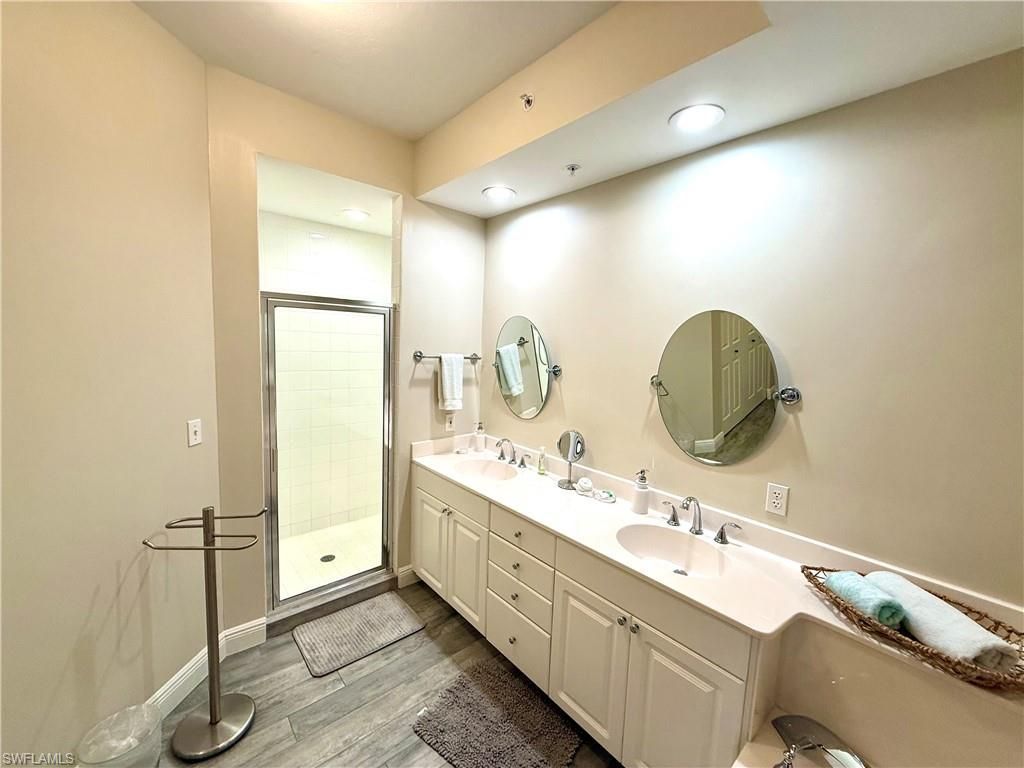 410 Flagship Dr, Unit 305, Naples, FL 34108 Photo