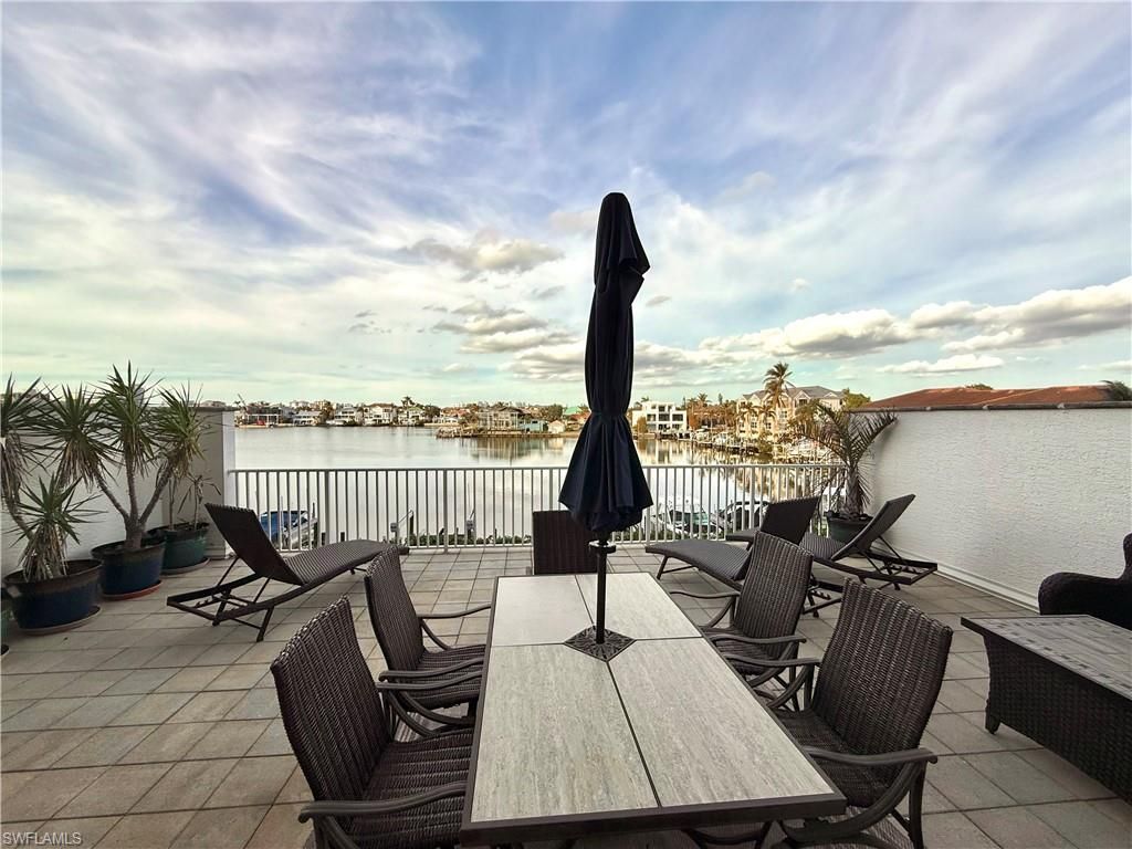 410 Flagship Dr, Unit 305, Naples, FL 34108 Photo