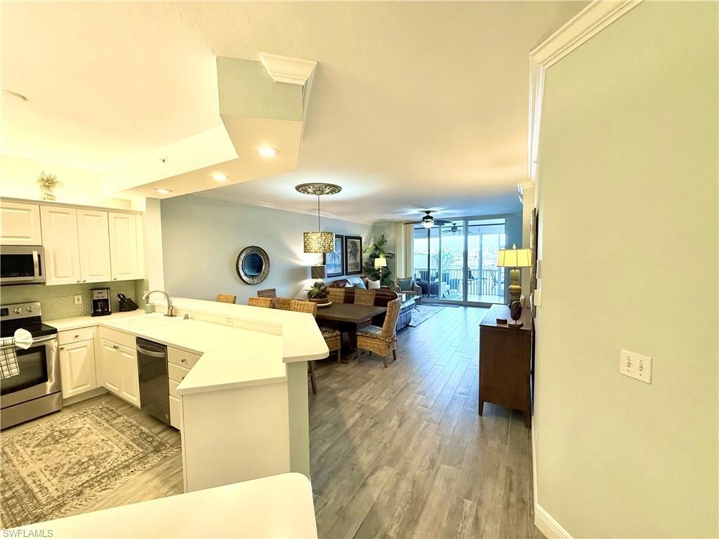 410 Flagship Dr, Unit 305, Naples, FL 34108 Photo