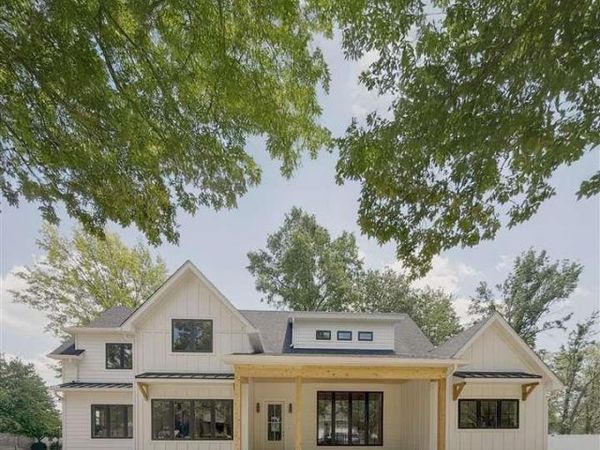 3879 Golf Bag Lane, Terre Haute, IN 47802