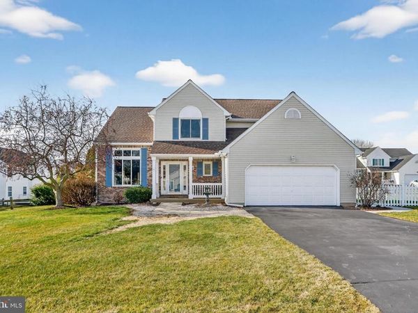 5 CHARCOAL COURT, NEWARK, DE 19702