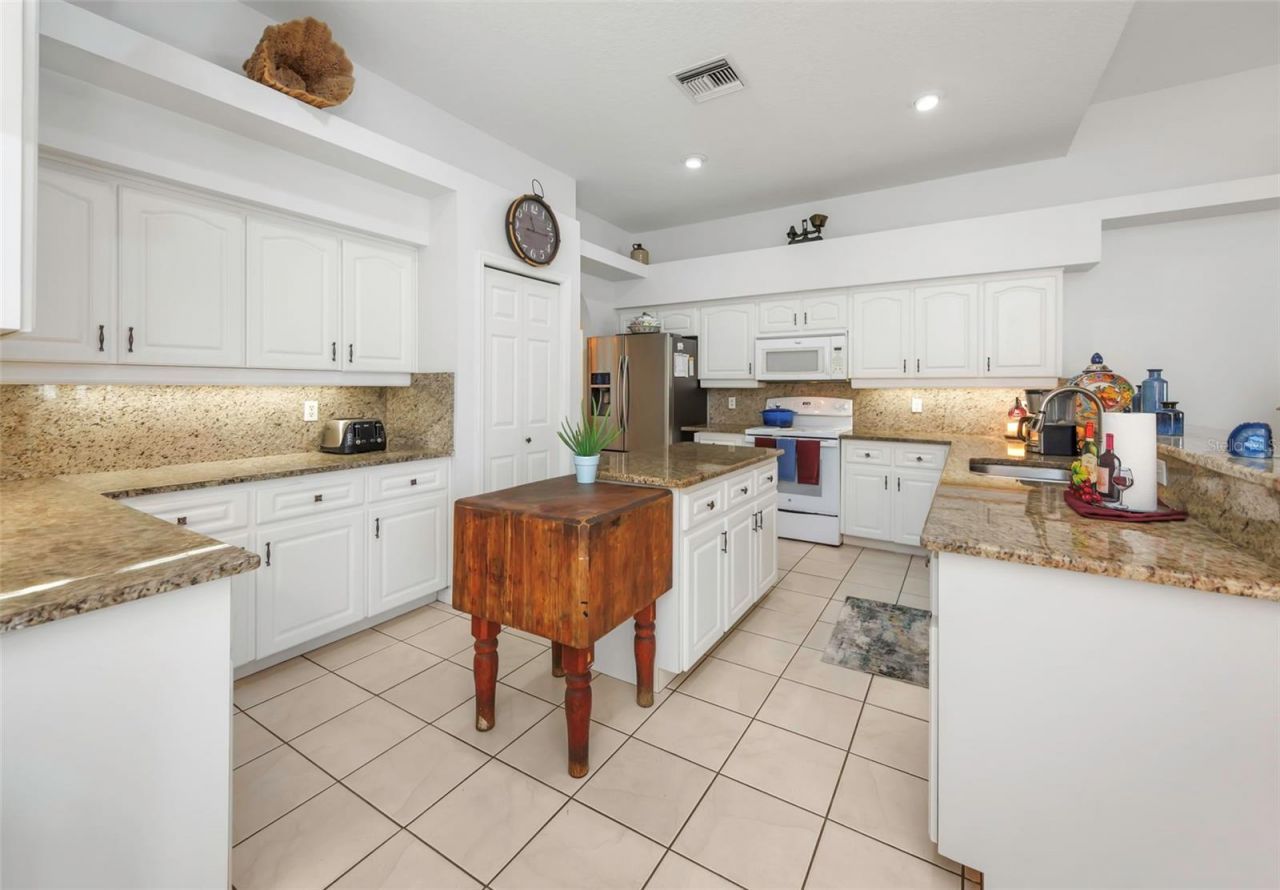 1518 Fishing Lake Drive, Odessa, FL 33556 Photo
