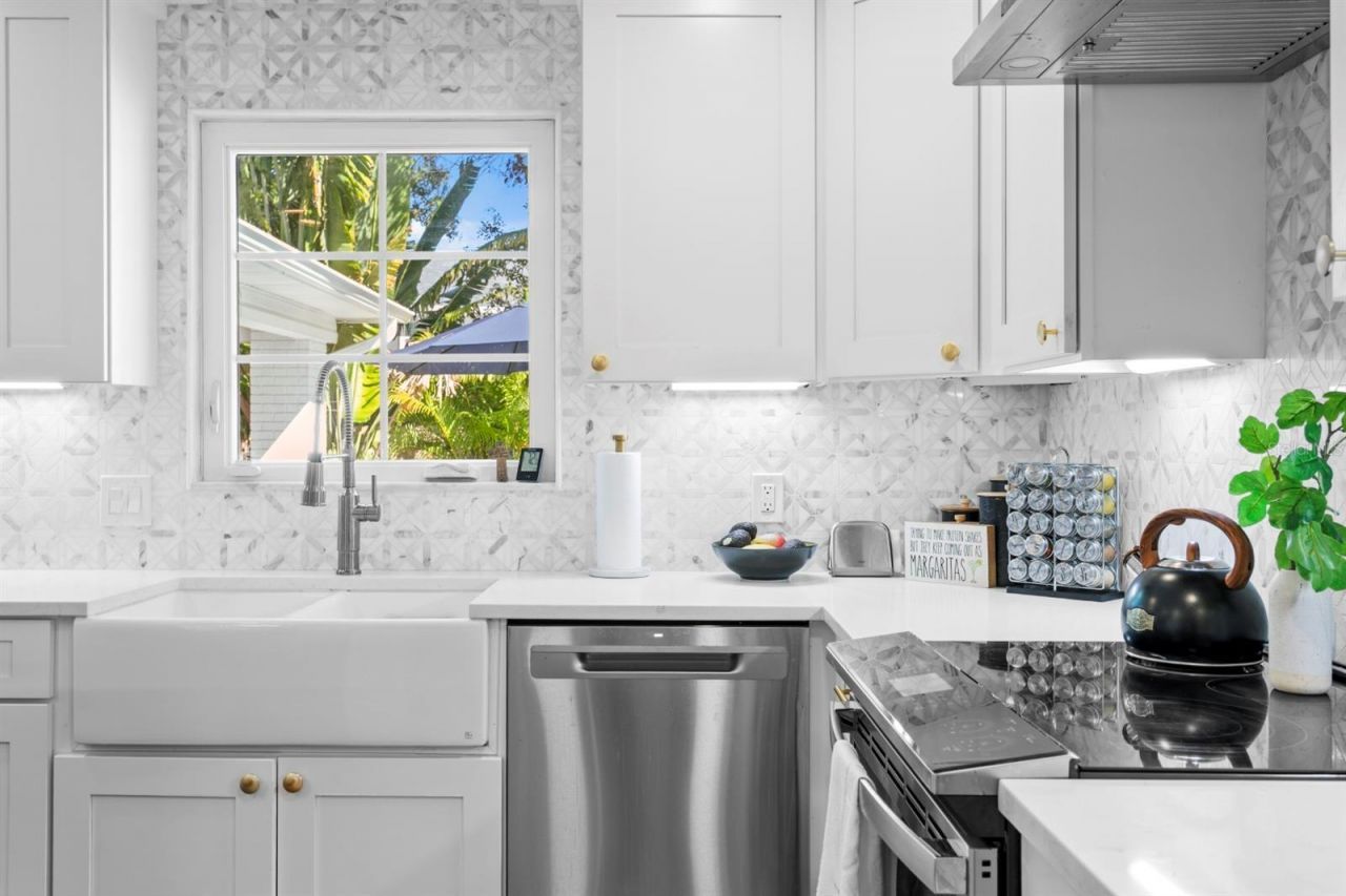 4911 W Bay Way Place, Tampa, FL 33629 Photo