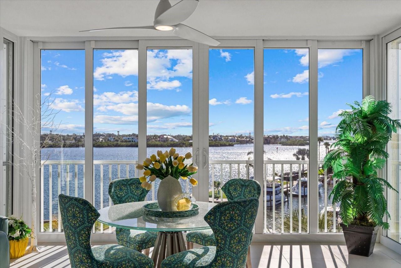 1260 Dolphin Bay Way, Unit 401, Sarasota, FL 34242 Photo