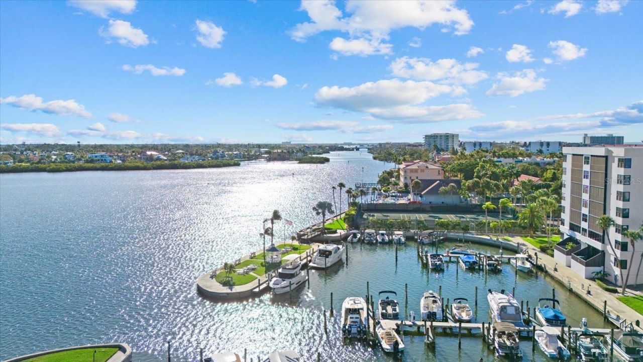 1260 Dolphin Bay Way, Unit 401, Sarasota, FL 34242 Photo