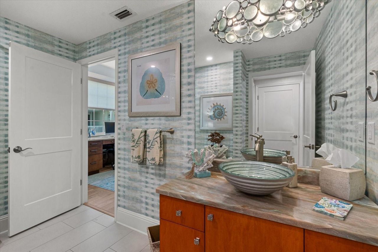 1260 Dolphin Bay Way, Unit 401, Sarasota, FL 34242 Photo