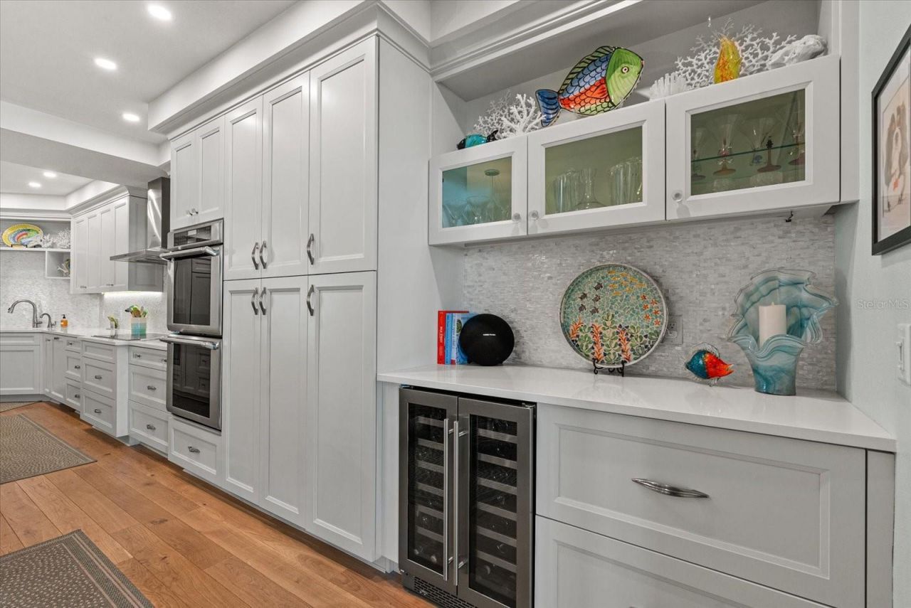 1260 Dolphin Bay Way, Unit 401, Sarasota, FL 34242 Photo