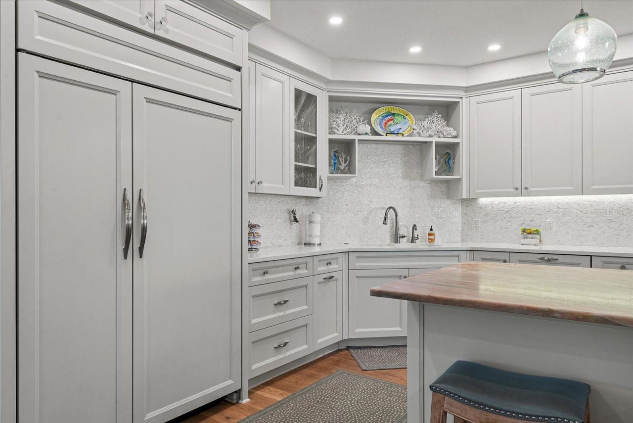 1260 Dolphin Bay Way, Unit 401, Sarasota, FL 34242 Photo