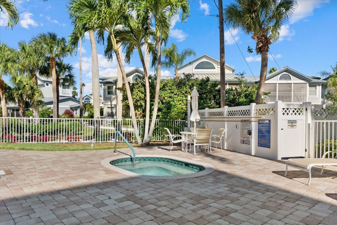 1260 Dolphin Bay Way, Unit 401, Sarasota, FL 34242 Photo