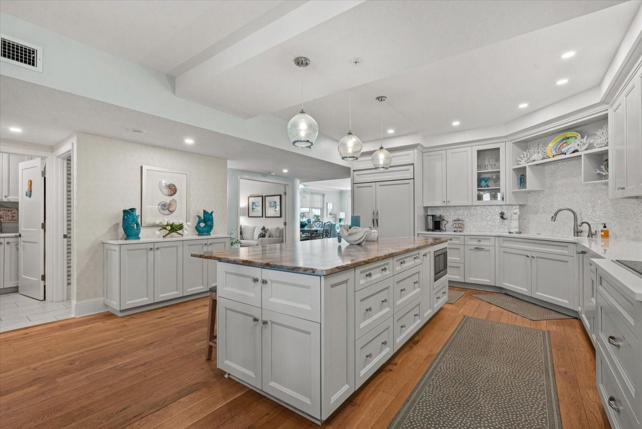 1260 Dolphin Bay Way, Unit 401, Sarasota, FL 34242 Photo