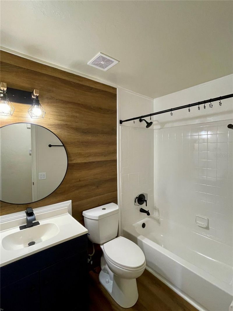 1715 NE 6th Place, Gainesville, FL 32641 Photo