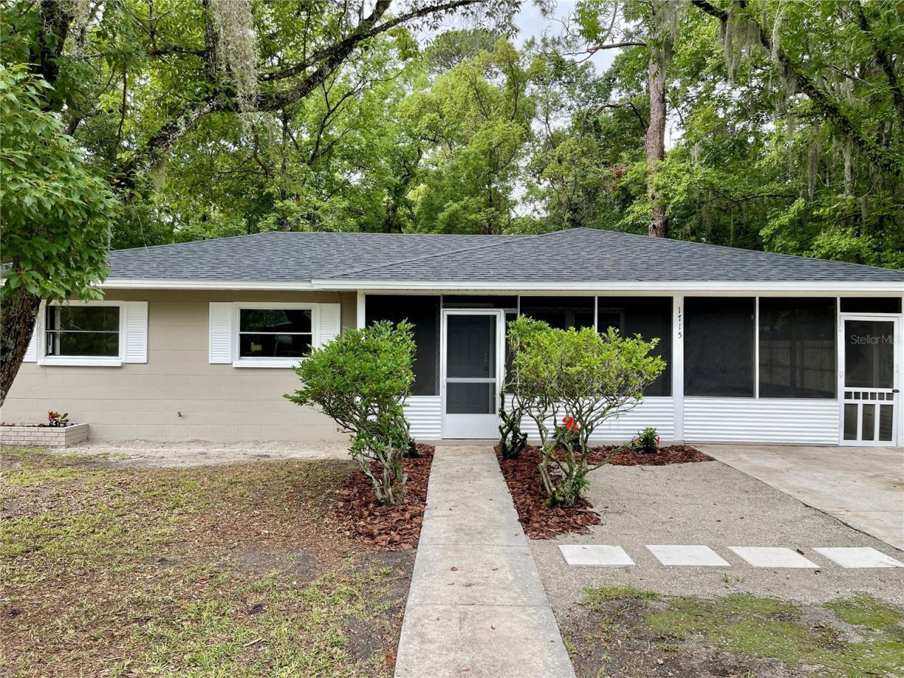 1715 NE 6th Place, Gainesville, FL 32641 Photo