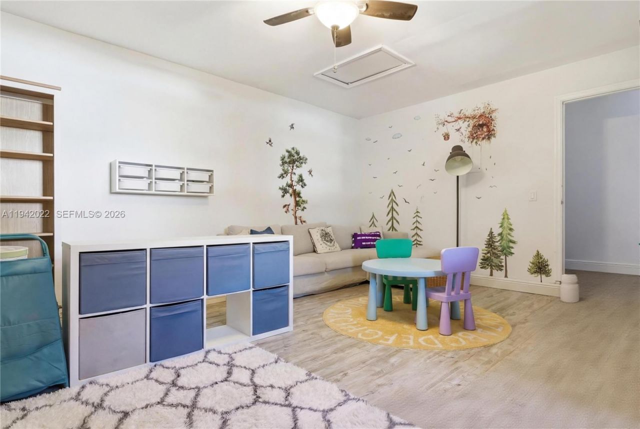 575 Lakeside Cir, Sunrise, FL 33326 Photo