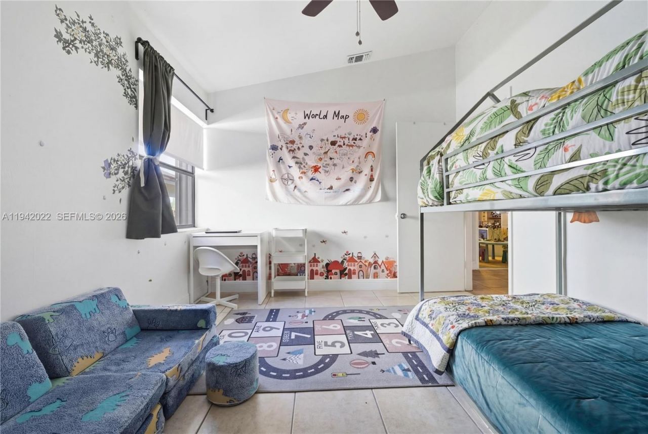 575 Lakeside Cir, Sunrise, FL 33326 Photo