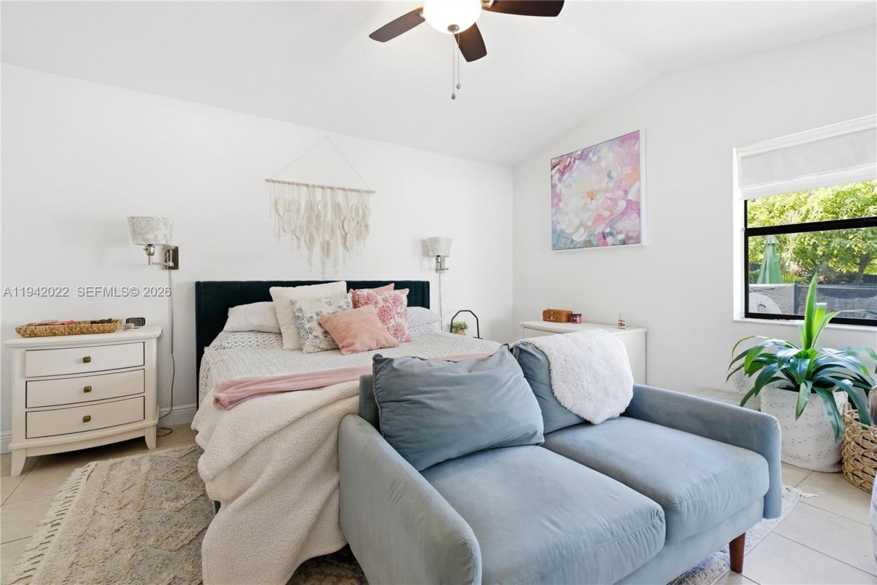 575 Lakeside Cir, Sunrise, FL 33326 Photo