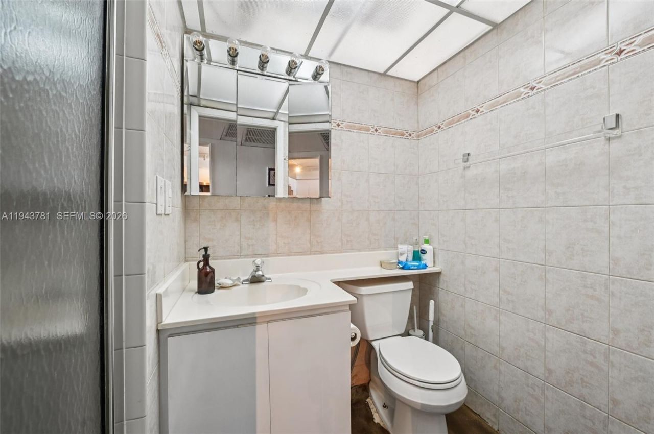 6450 Collins Ave, Unit 703, Miami Beach, FL 33141 Photo