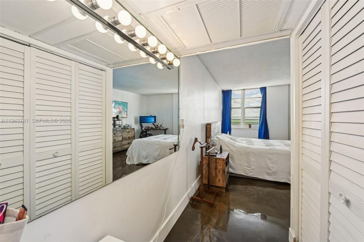 6450 Collins Ave, Unit 703, Miami Beach, FL 33141 Photo