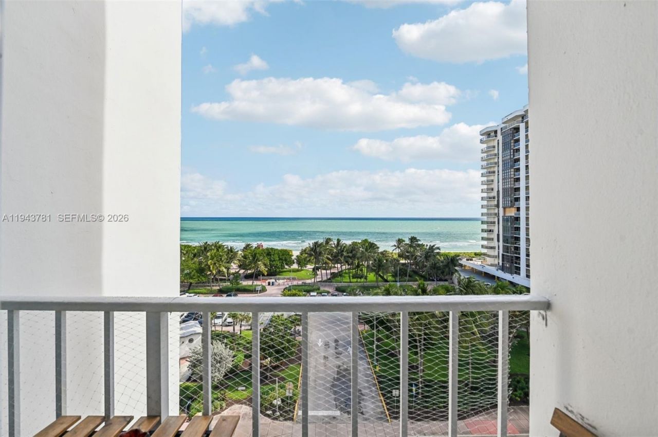 6450 Collins Ave, Unit 703, Miami Beach, FL 33141 Photo