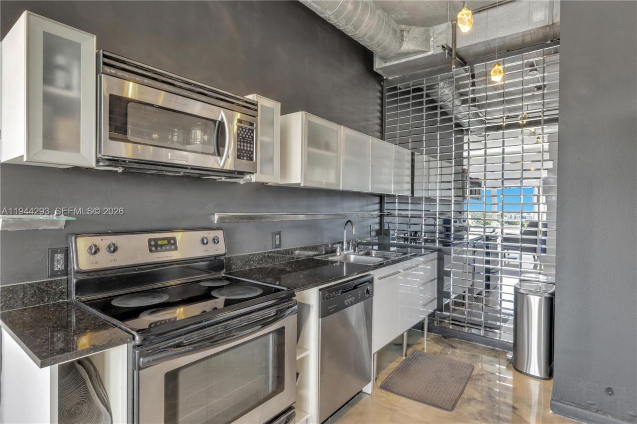 10 SW South River Dr, Unit 1111, Miami, FL 33130 Photo