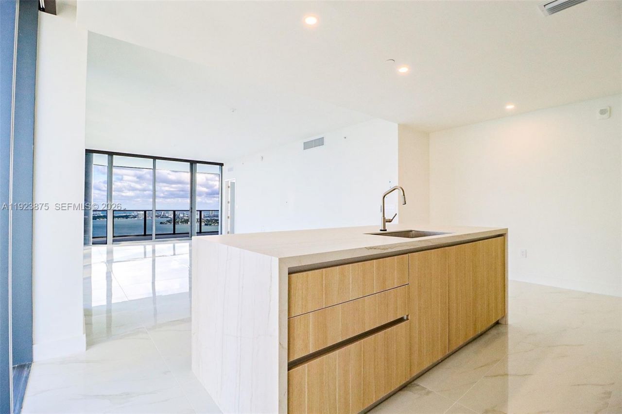 700 NE 24 St, Unit 4201, Miami, FL 33137 Photo