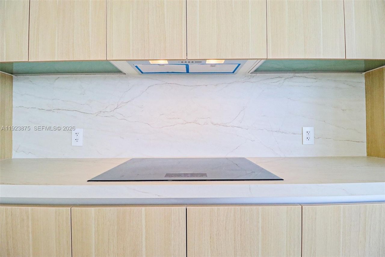 700 NE 24 St, Unit 4201, Miami, FL 33137 Photo