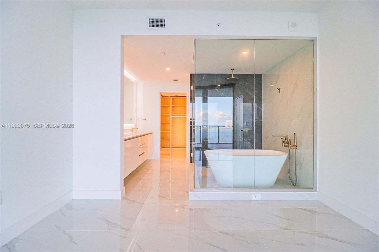 700 NE 24 St, Unit 4201, Miami, FL 33137 Photo