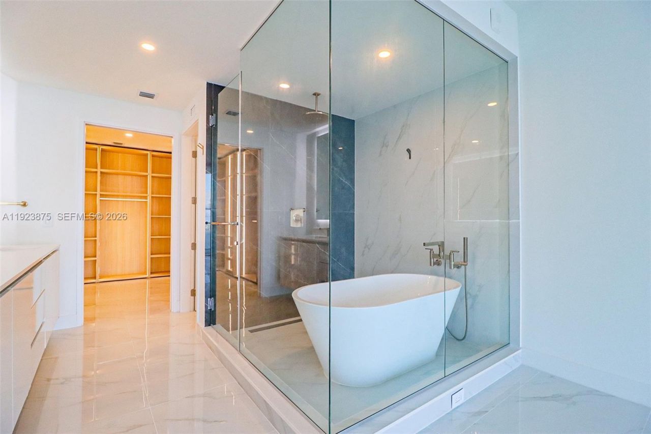 700 NE 24 St, Unit 4201, Miami, FL 33137 Photo