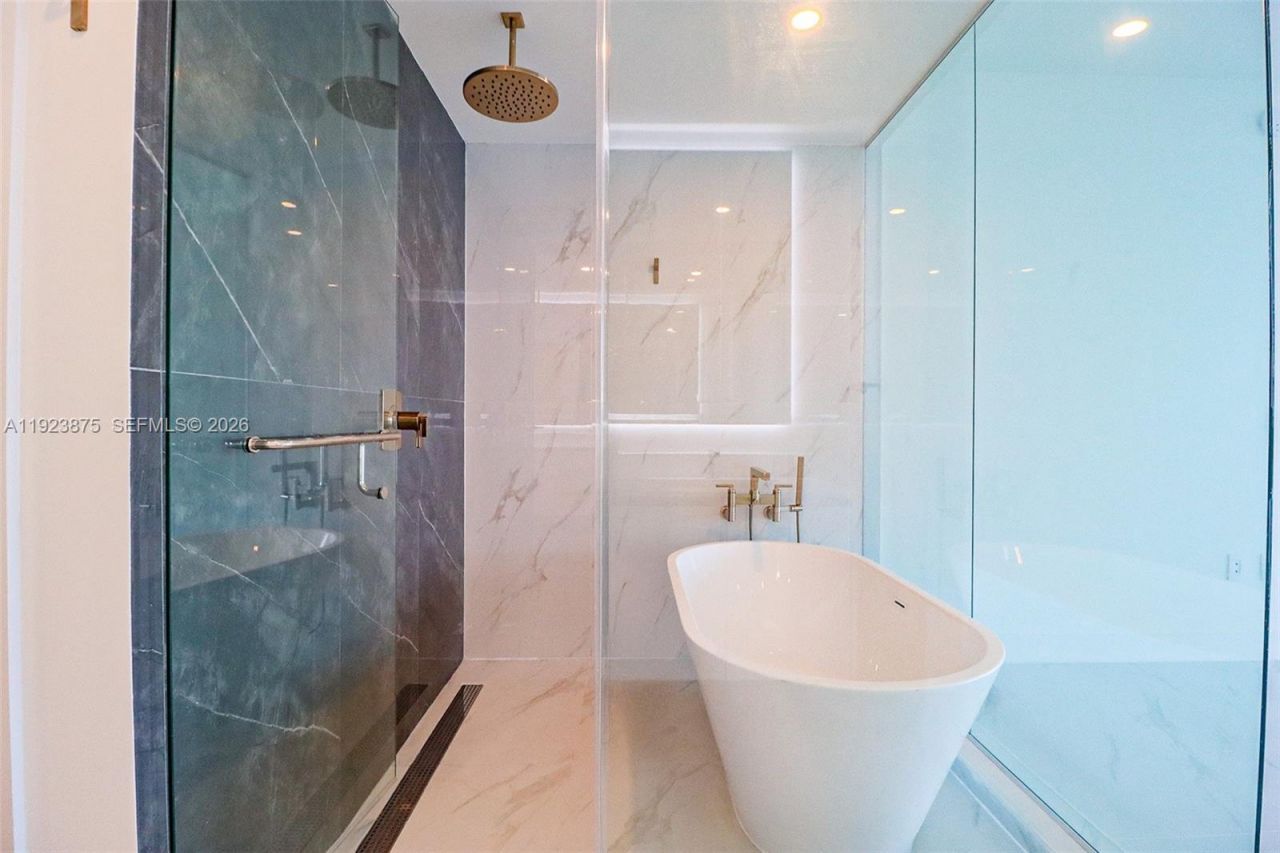 700 NE 24 St, Unit 4201, Miami, FL 33137 Photo