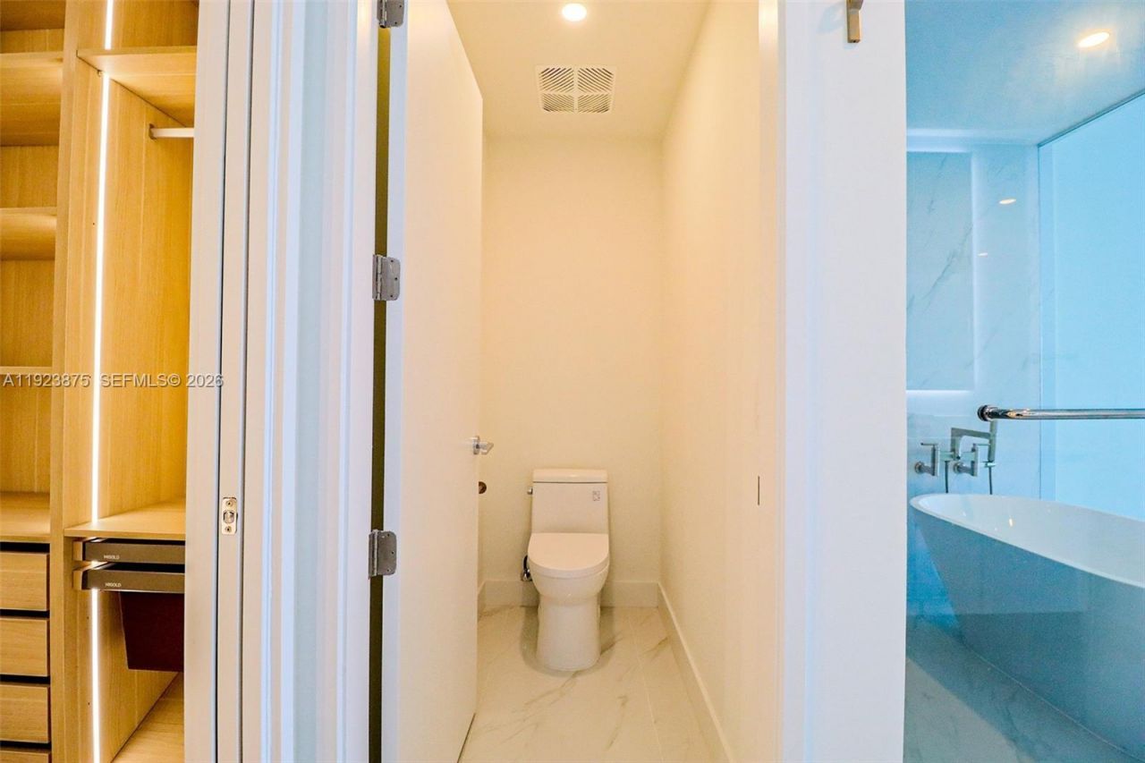 700 NE 24 St, Unit 4201, Miami, FL 33137 Photo