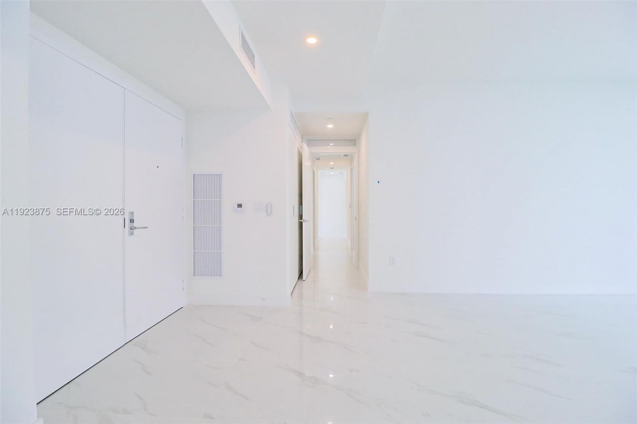 700 NE 24 St, Unit 4201, Miami, FL 33137 Photo