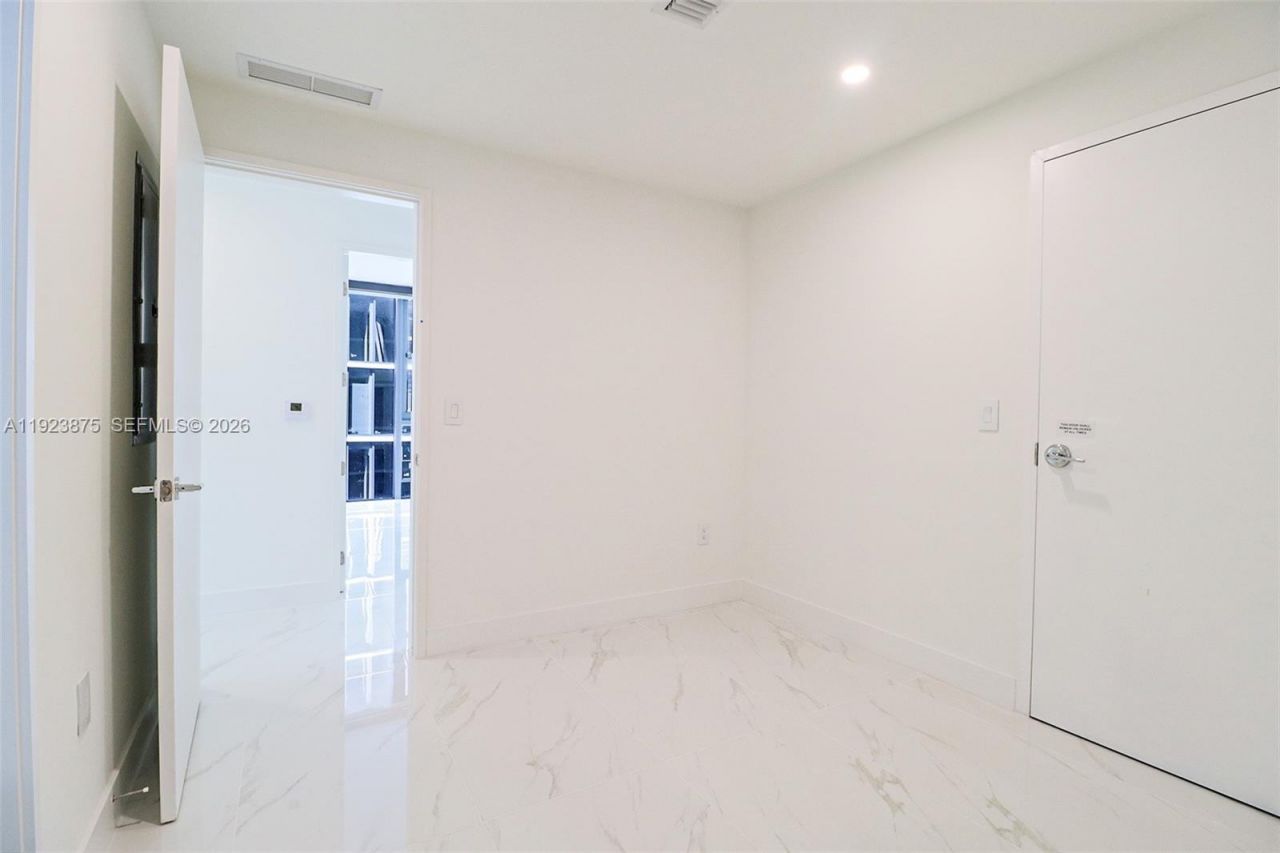 700 NE 24 St, Unit 4201, Miami, FL 33137 Photo