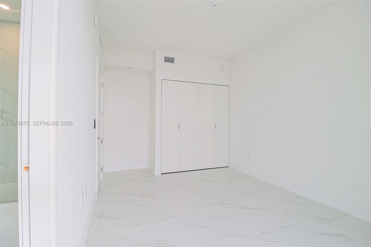 700 NE 24 St, Unit 4201, Miami, FL 33137 Photo