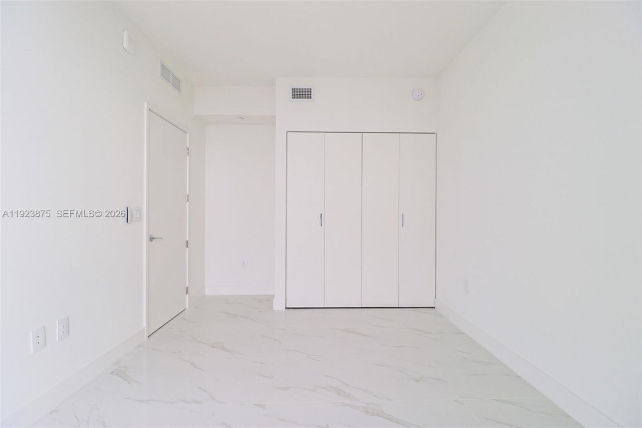 700 NE 24 St, Unit 4201, Miami, FL 33137 Photo