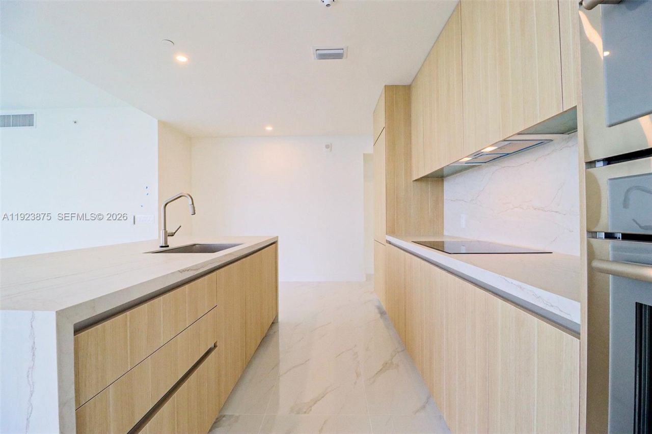 700 NE 24 St, Unit 4201, Miami, FL 33137 Photo