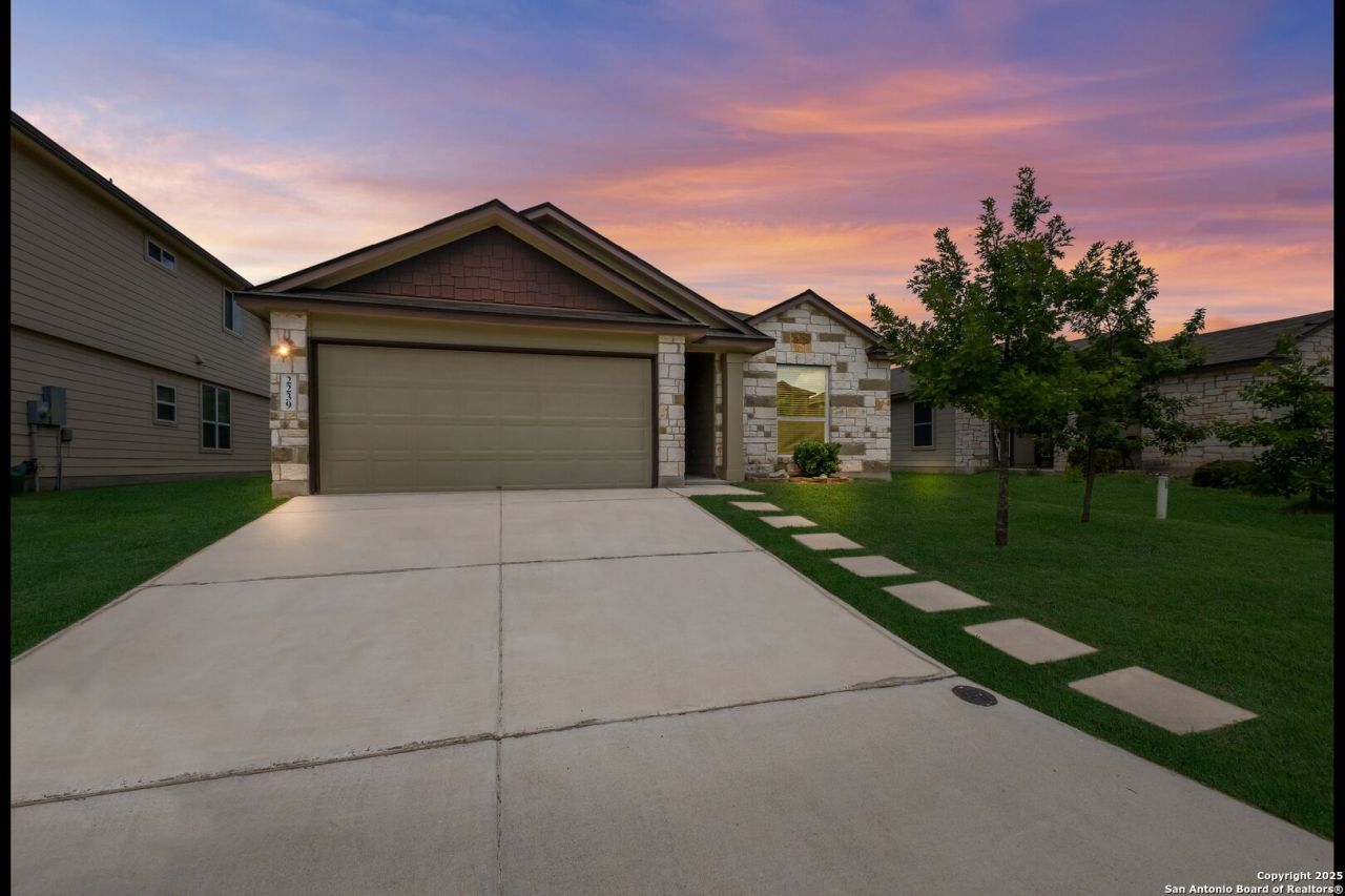 2239 Hawk Dr., New Braunfels, TX 78130 Main Photo