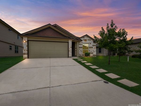 2239 Hawk Dr., New Braunfels, TX 78130