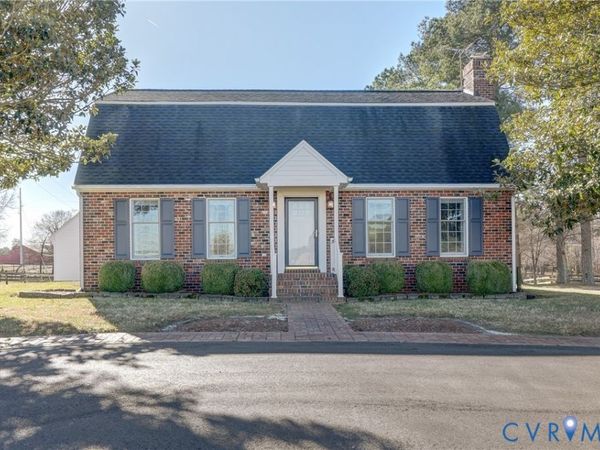 2426 Howerton Road, Dunnsville, VA 22454